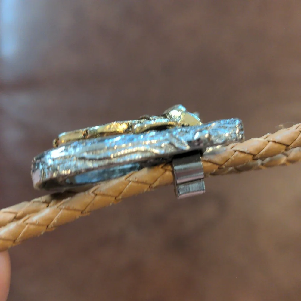 Vintage Western Bolo Necktie w/ Golden Saddle & Silvertone Stirrup Sliding Clip - Picture 8 of 9